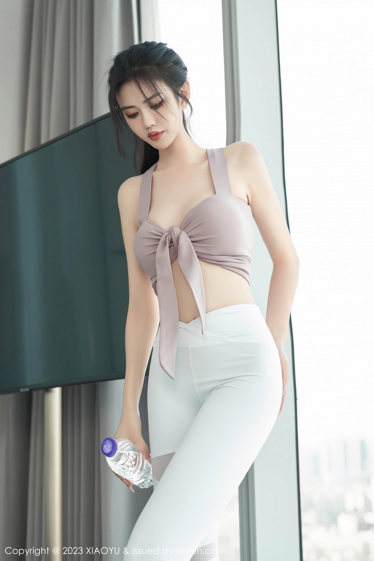[XiuRen]高清写真图 2023.08.10 No.7213 浅浅Danny 美腿美臀