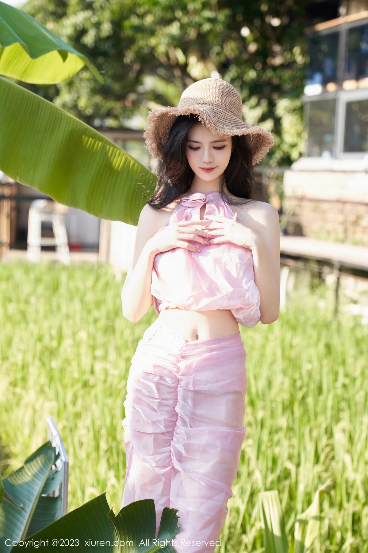 [XiuRen]高清写真图 2023.08.24 No.7281 浅浅Danny 户外美腿