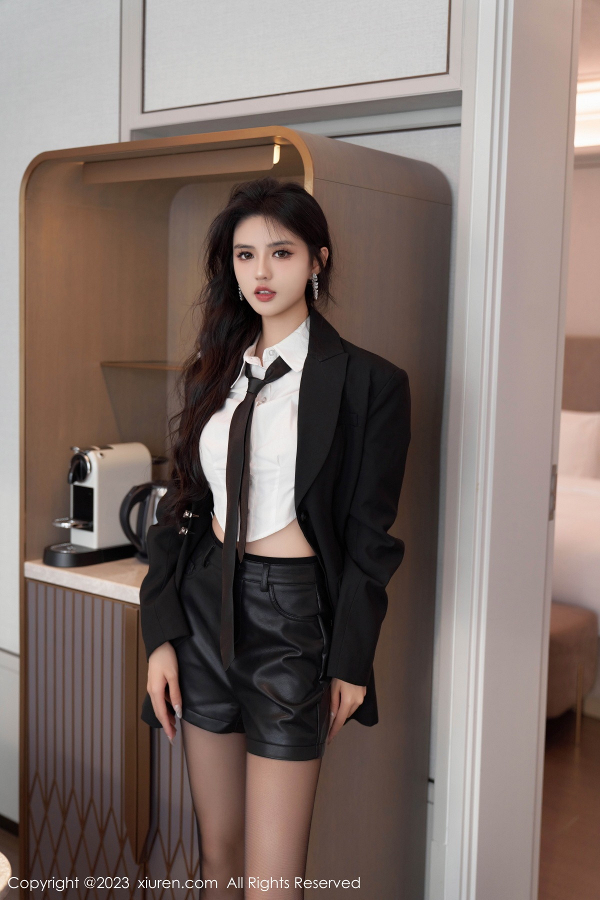 [XiuRen]高清写真图 2023.10.25 No.7560 浅浅Danny 黑丝美腿