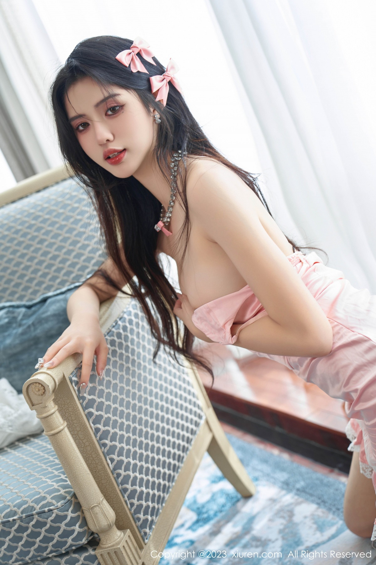 [XiuRen]高清写真图 2023.11.01 No.7595 浅浅Danny 清纯美腿