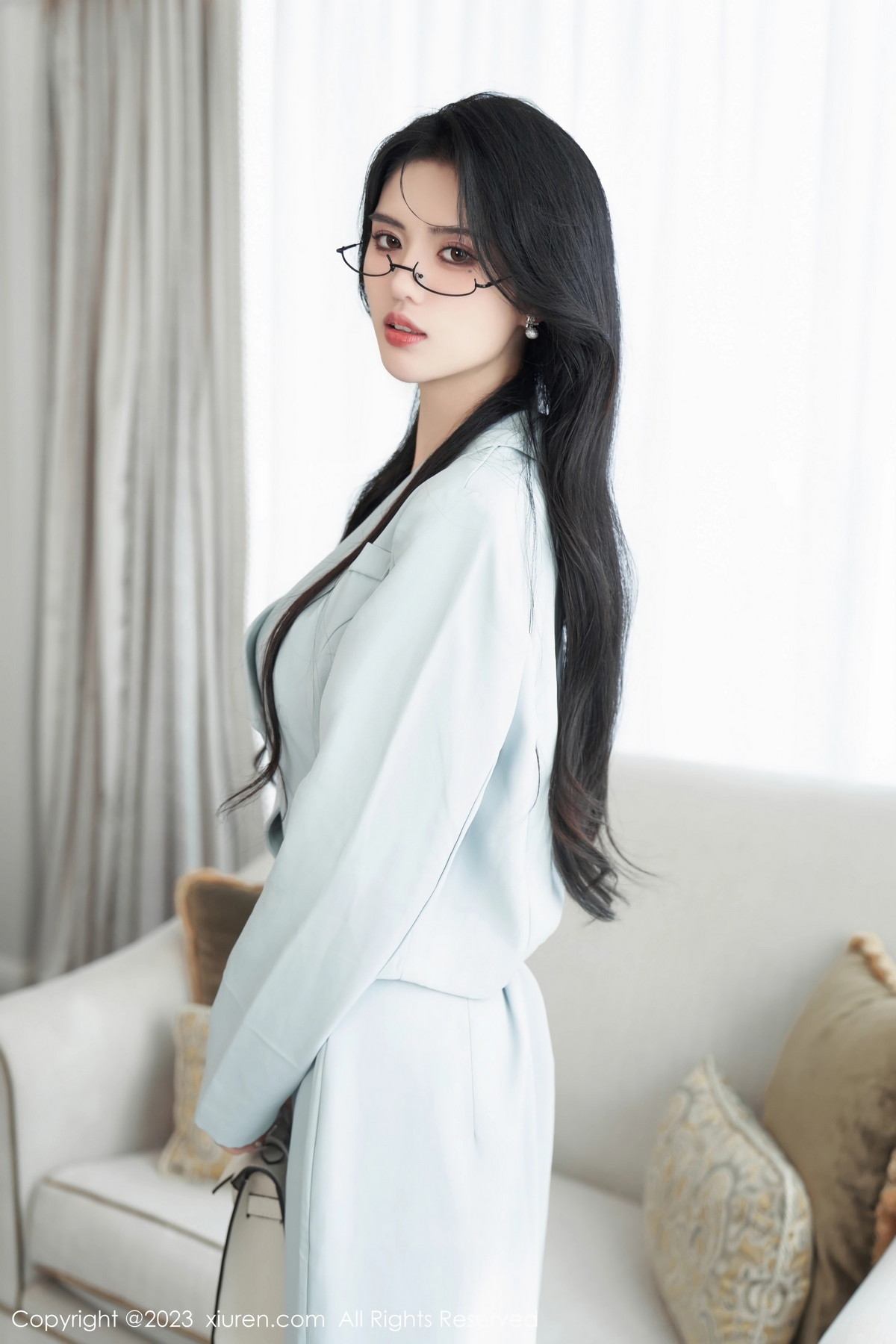 [XiuRen]高清写真图 2023.11.23 No.7708 浅浅Danny 长裙美腿