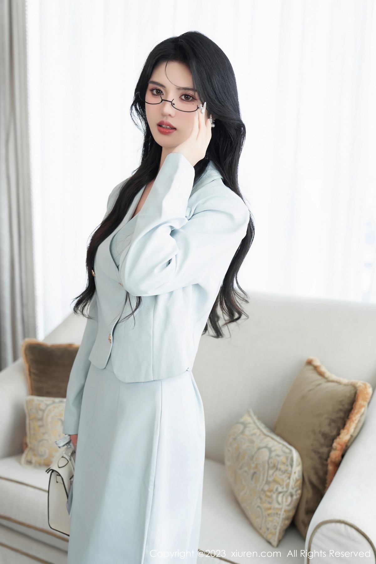 [XiuRen]高清写真图 2023.11.23 No.7708 浅浅Danny 长裙美腿