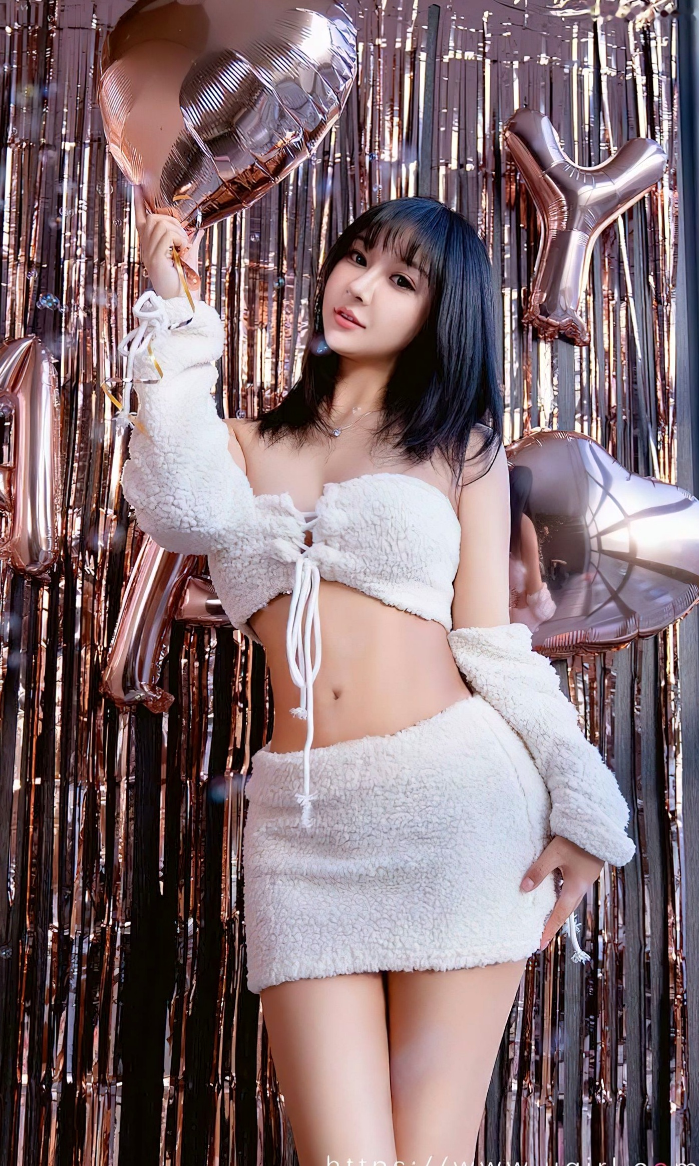 Gallery - UGirlsApp尤果圈 - Chiness Model 爱尤物 - Love Beauty -2515-韩熙-《爱意暖风》：纯白毛绒装诠释冬日治愈甜美，慵懒室内私房写真，尽显清纯女神魅力爱尤物 - Love Beauty 尤物清纯治愈系私房照女神 韩熙女神私房照_秀色女神 - image 8