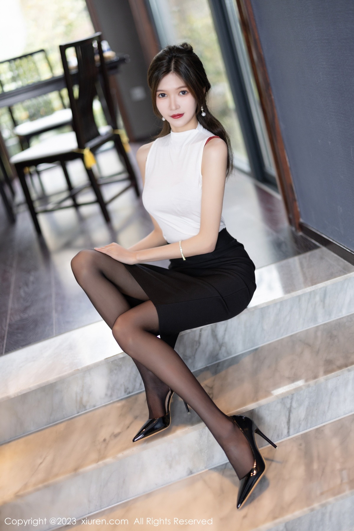 [XiuRen]高清写真图 2023.01.31 No.6194 程程程- 黑丝短裙