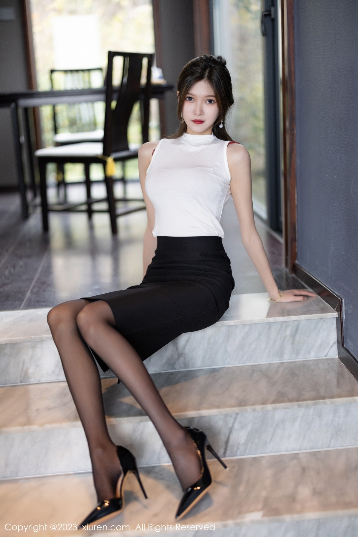 [XiuRen]高清写真图 2023.01.31 No.6194 程程程- 黑丝短裙