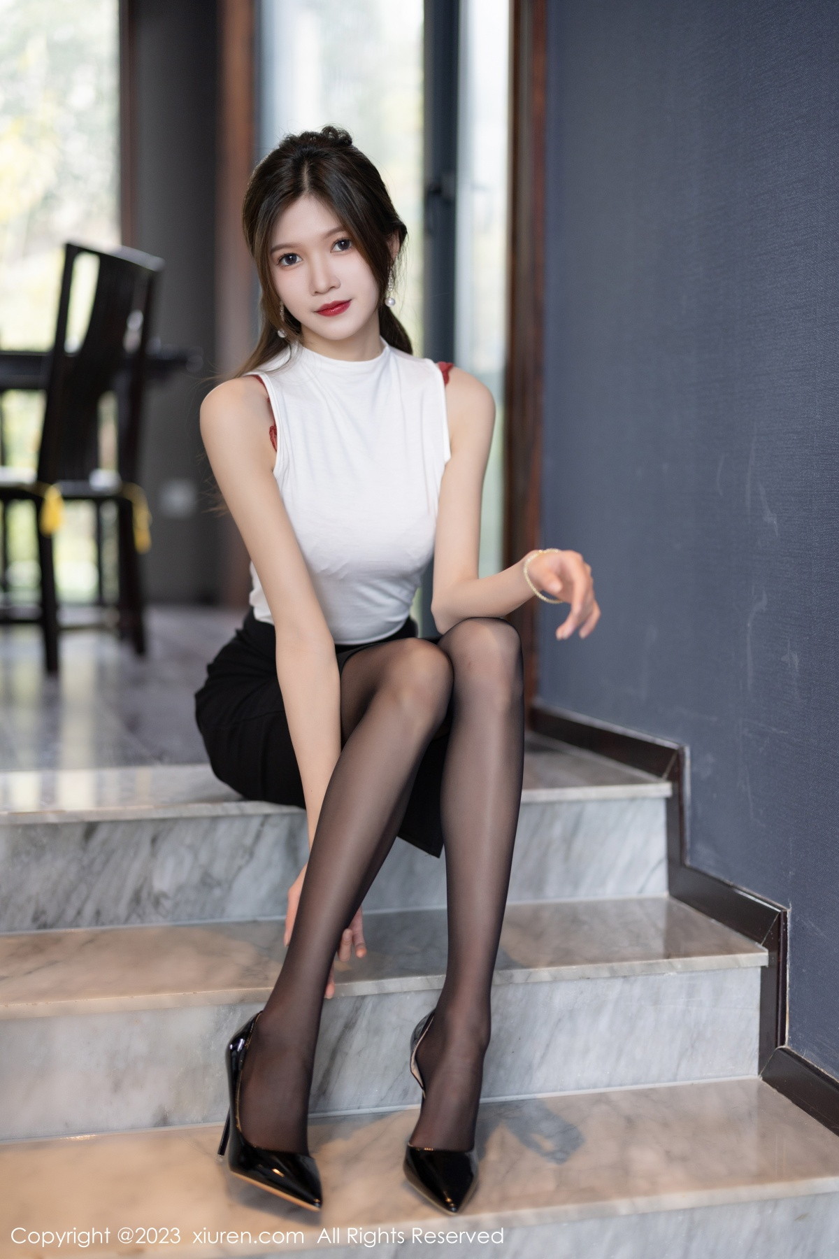 [XiuRen]高清写真图 2023.01.31 No.6194 程程程- 黑丝短裙