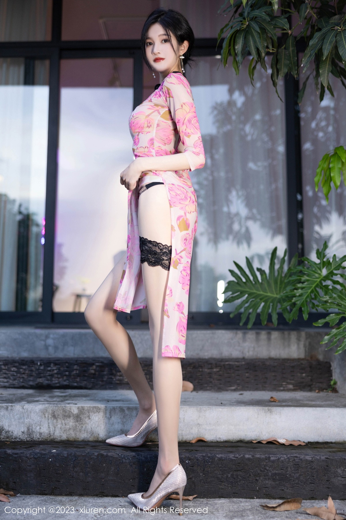[XiuRen]高清写真图 2023.09.14 No.7388 程程程- 美腿旗袍