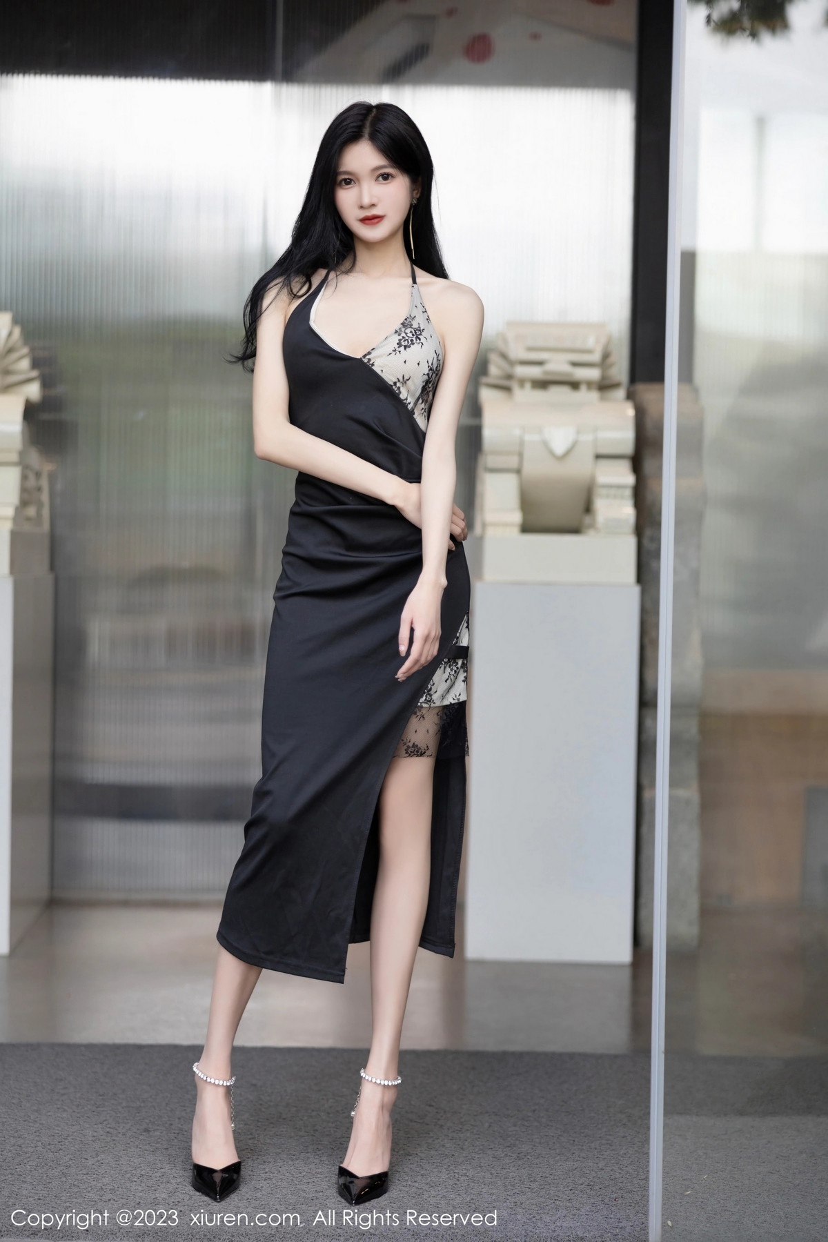 [XiuRen]高清写真图 2023.10.24 No.7556 程程程- 丝袜美腿