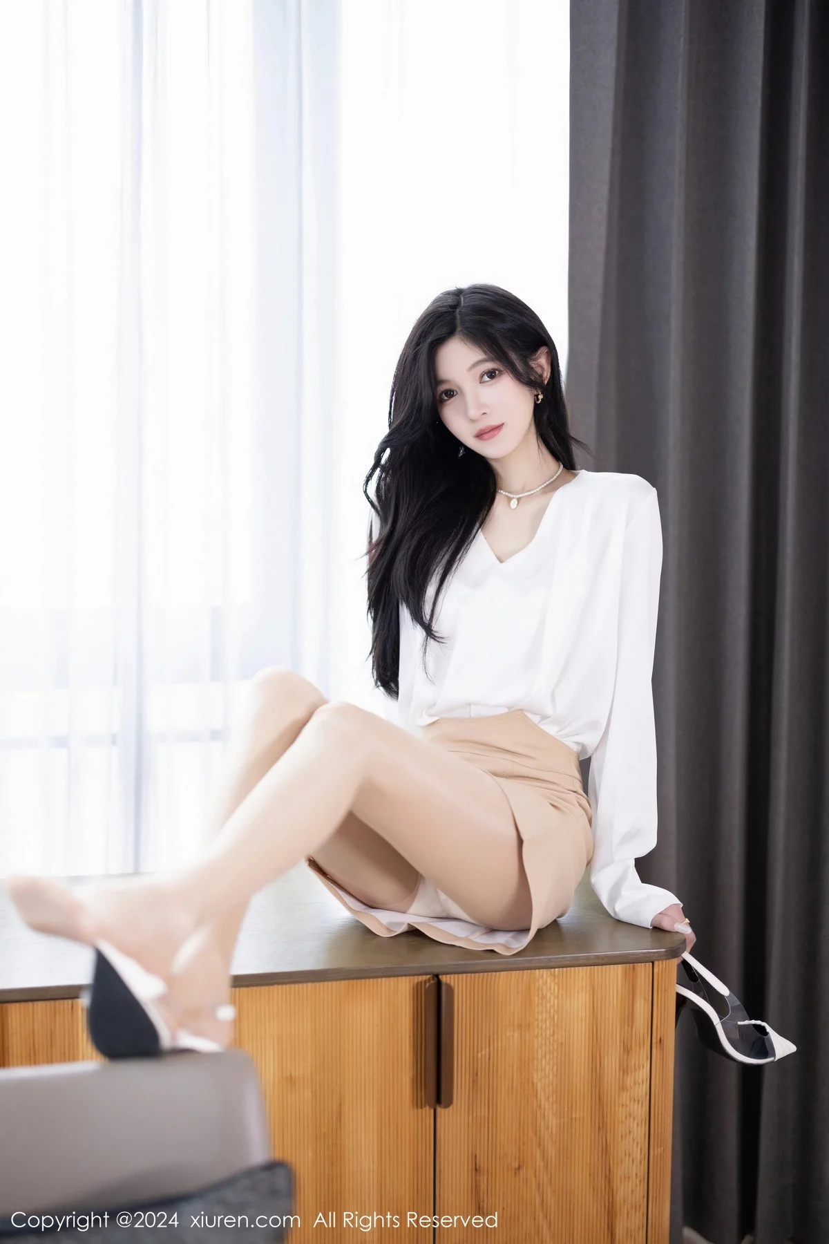 [XiuRen]高清写真图 2024.01.03 No.7906 程程程- 丝袜美腿