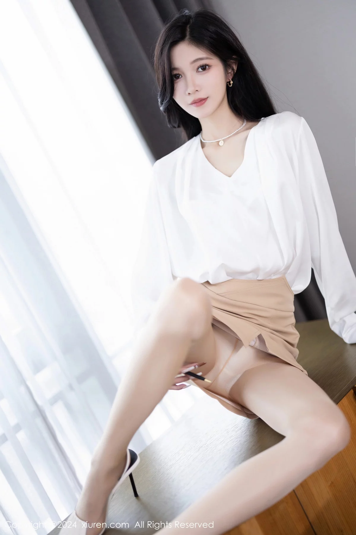 [XiuRen]高清写真图 2024.01.03 No.7906 程程程- 丝袜美腿