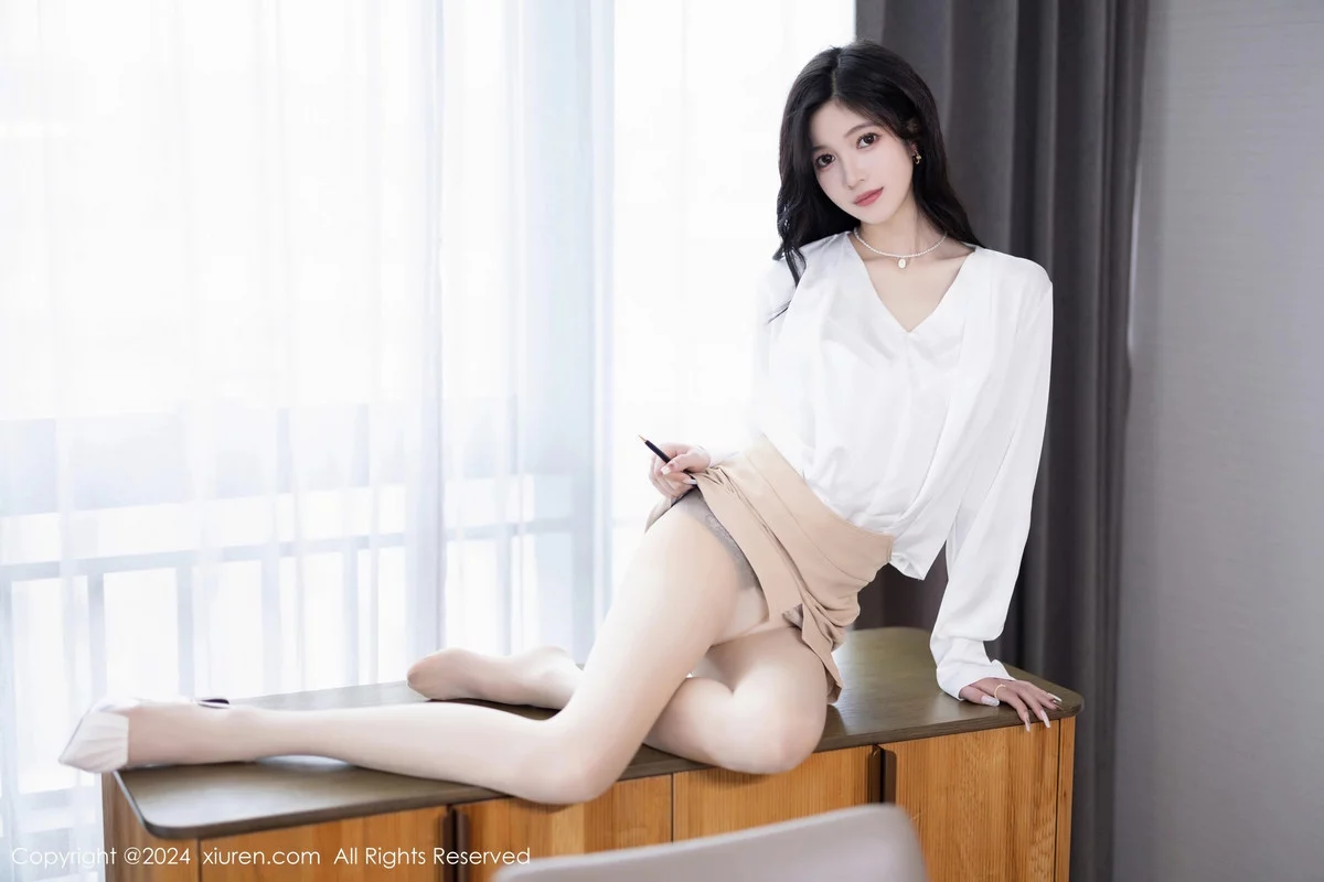 [XiuRen]高清写真图 2024.01.03 No.7906 程程程- 丝袜美腿