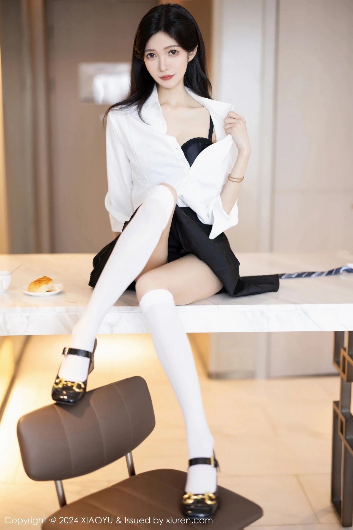 [XIAOYU]高清写真图 2024.02.19 VOL.1204 程程程- 制服美腿