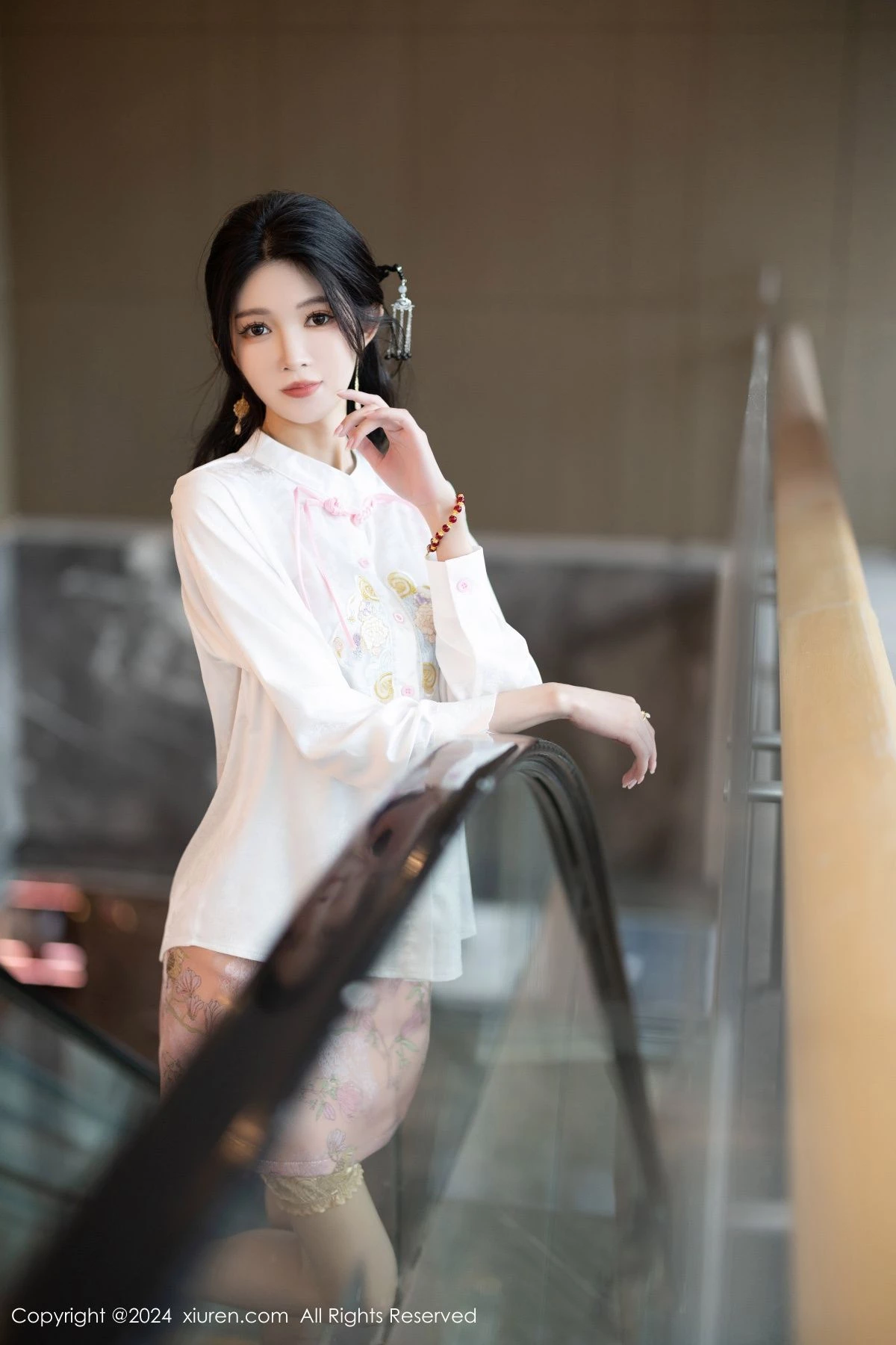 [XiuRen]高清写真图 2024.04.07 No.8347 程程程- 丝袜美腿
