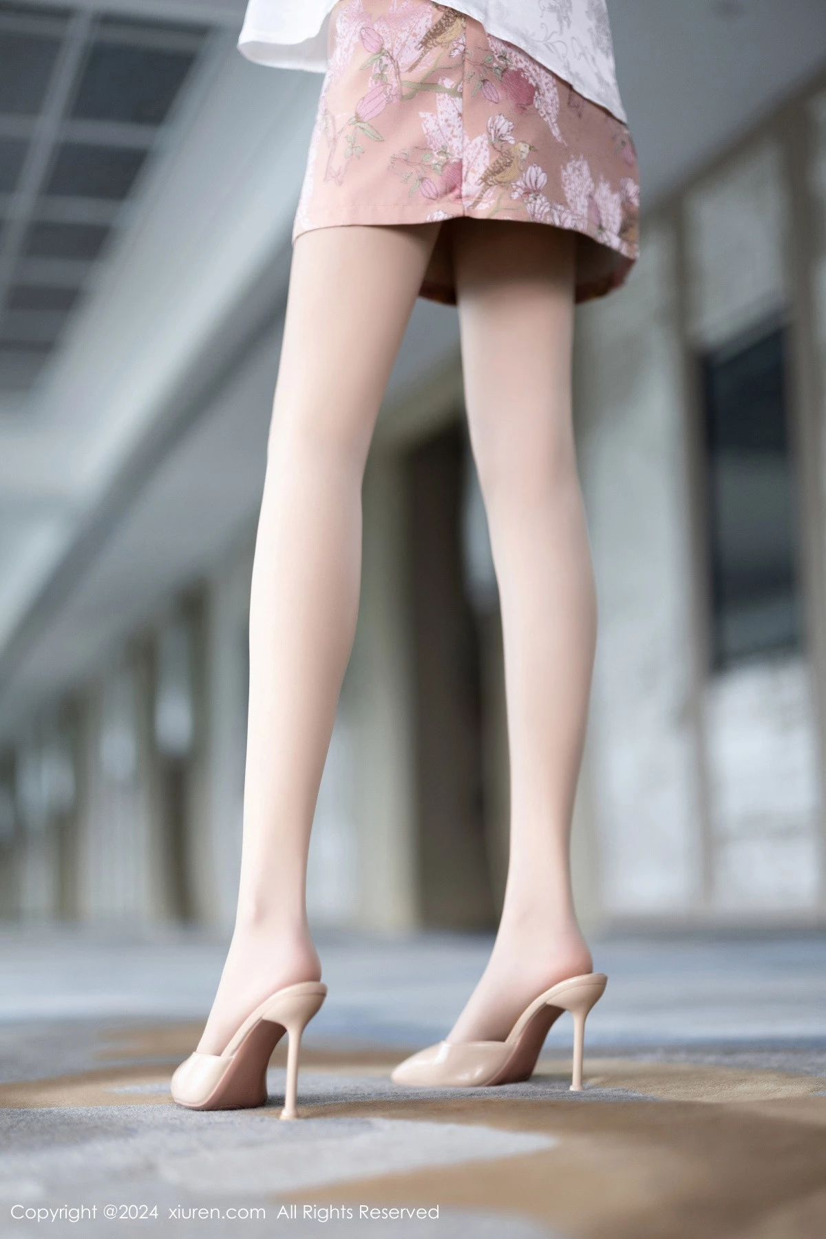 [XiuRen]高清写真图 2024.04.07 No.8347 程程程- 丝袜美腿