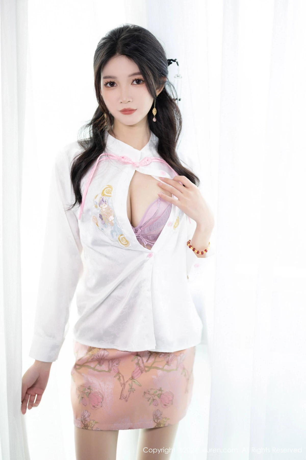 [XiuRen]高清写真图 2024.04.07 No.8347 程程程- 丝袜美腿