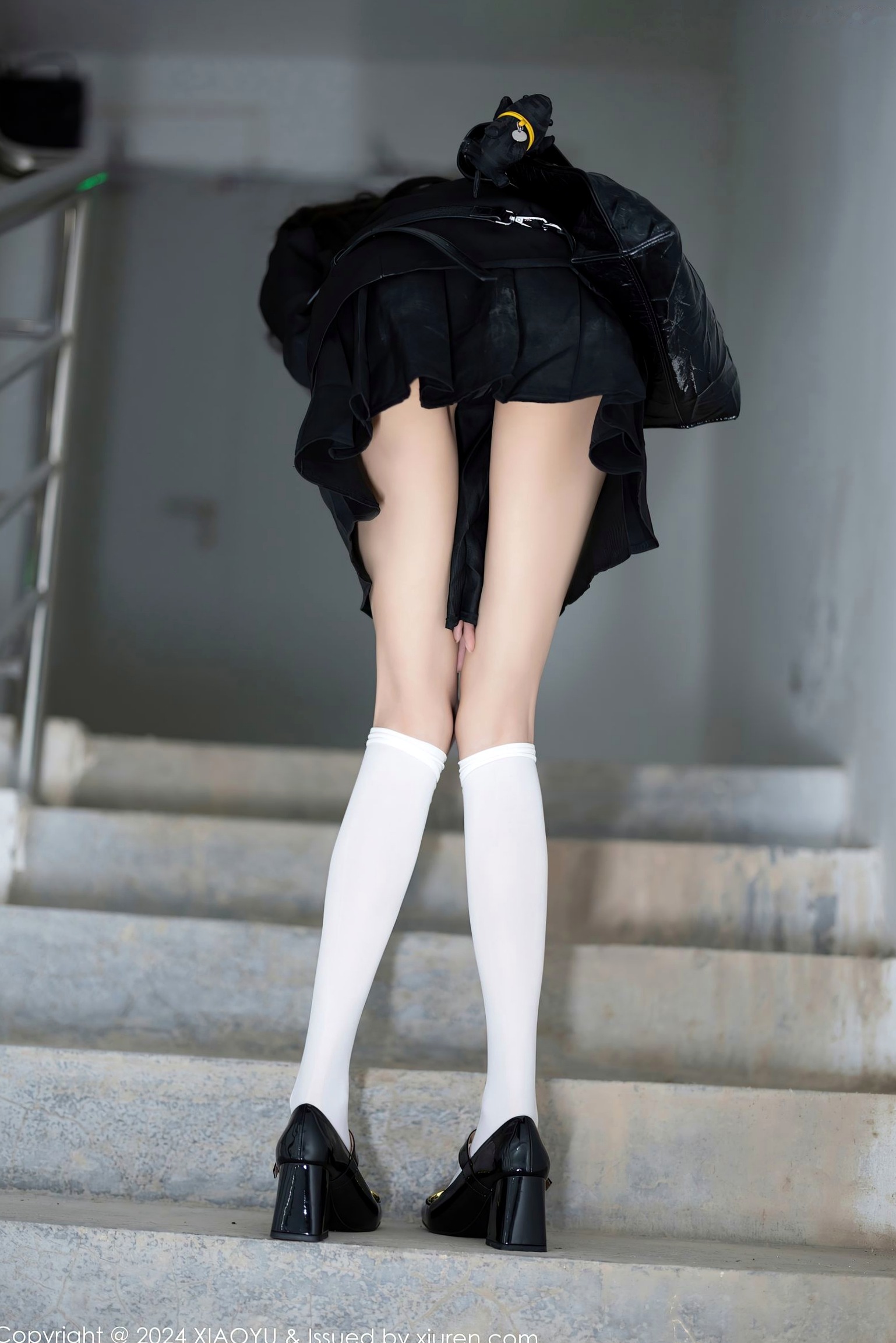 Gallery - 语画界 - Painting World -程程程：日系JK校服制服诱惑，白衬衫配黑短裙私房写真系列 - 1204期语画界 - Painting World 制服校服诱惑私房照骨感 程程程女神私房照_秀色女神 - image 16