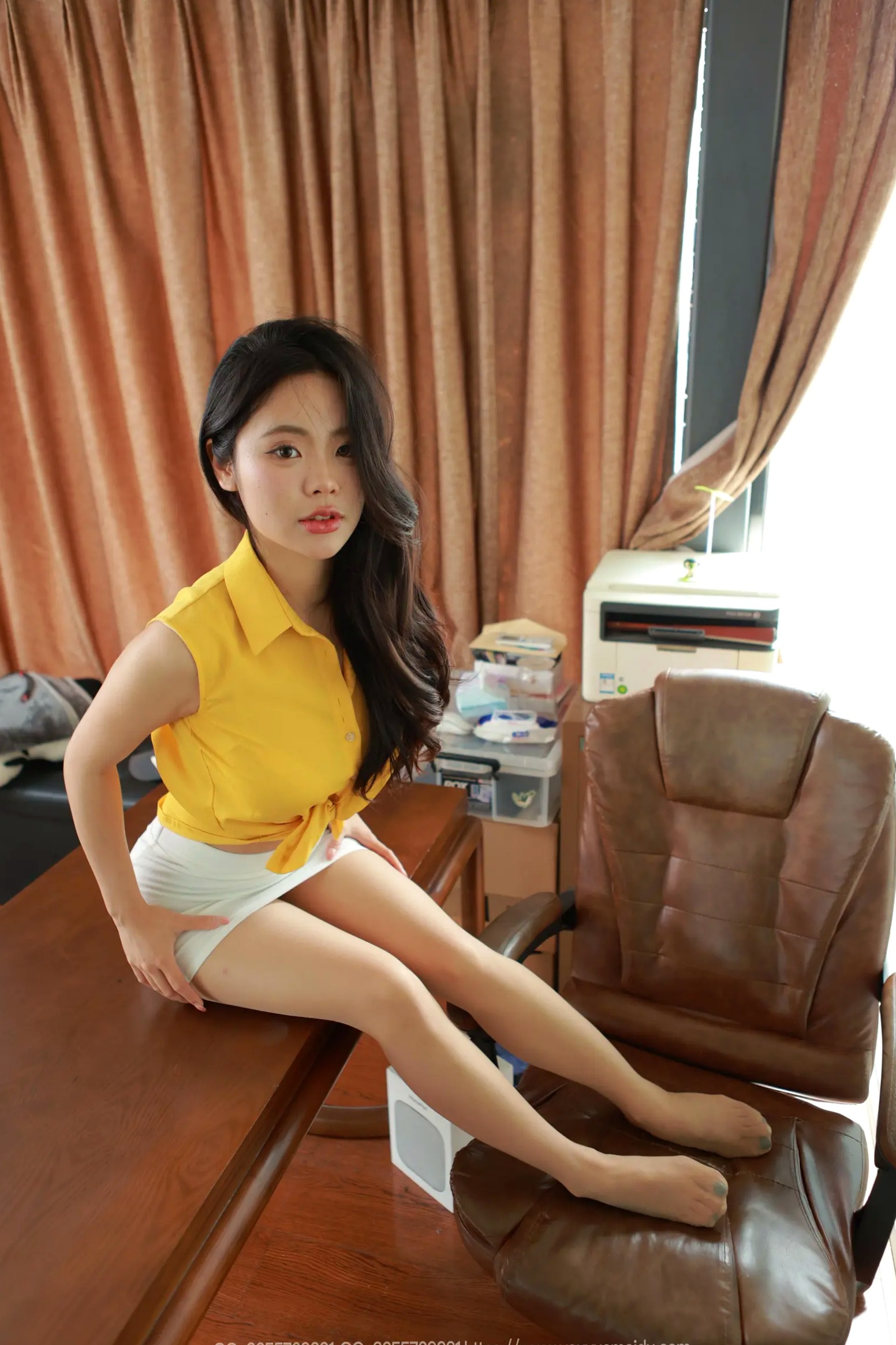 Gallery - IESS异思趣向 - Chiness Model 兔兔《黄秘书长》职场风丝袜美腿，办公室OL套装包臀裙制服私房摄影[89P]制服私房照丝袜美腿性感 兔兔女神私房照_秀色女神 - image 71