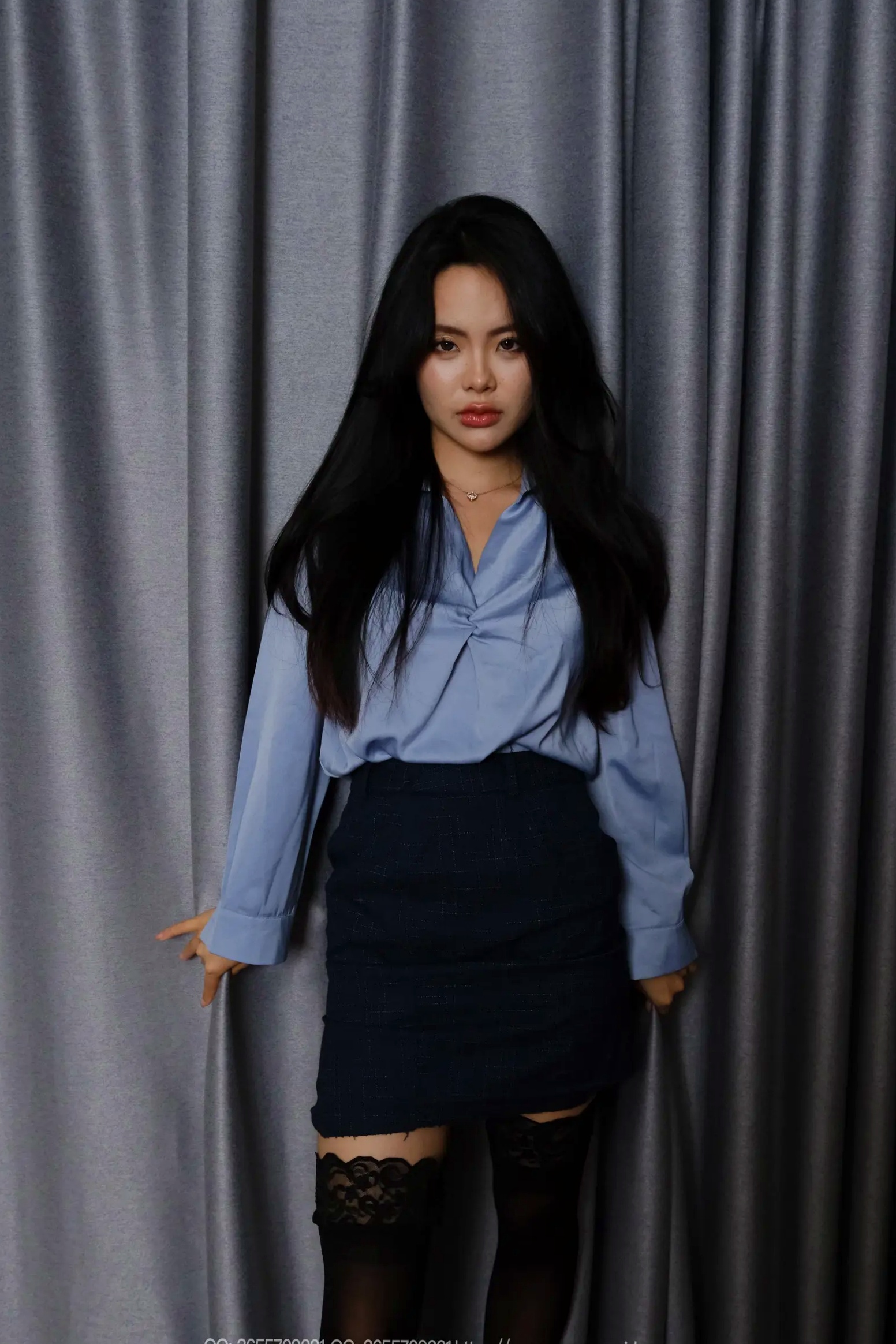 Gallery - IESS异思趣向 - Chiness Model  兔兔《蓝衣半筒袜》私房职场风 黑色丝袜长腿诱惑 气质御姐写真丝袜美腿性感私房照诱惑 兔兔女神私房照_秀色女神 - image 9