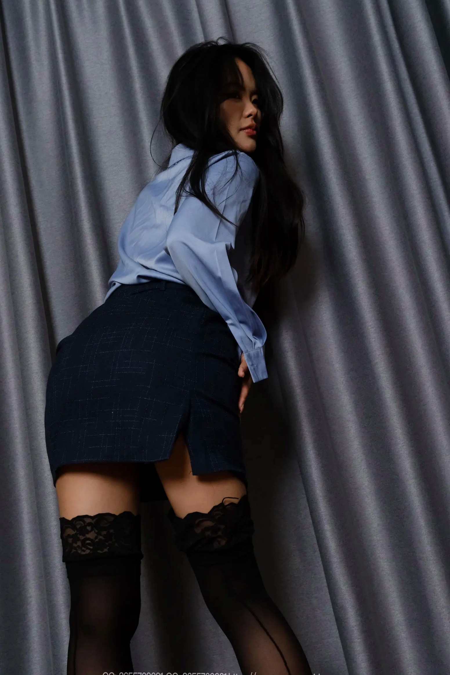 Gallery - IESS异思趣向 - Chiness Model  兔兔《蓝衣半筒袜》私房职场风 黑色丝袜长腿诱惑 气质御姐写真丝袜美腿性感私房照诱惑 兔兔女神私房照_秀色女神 - image 13