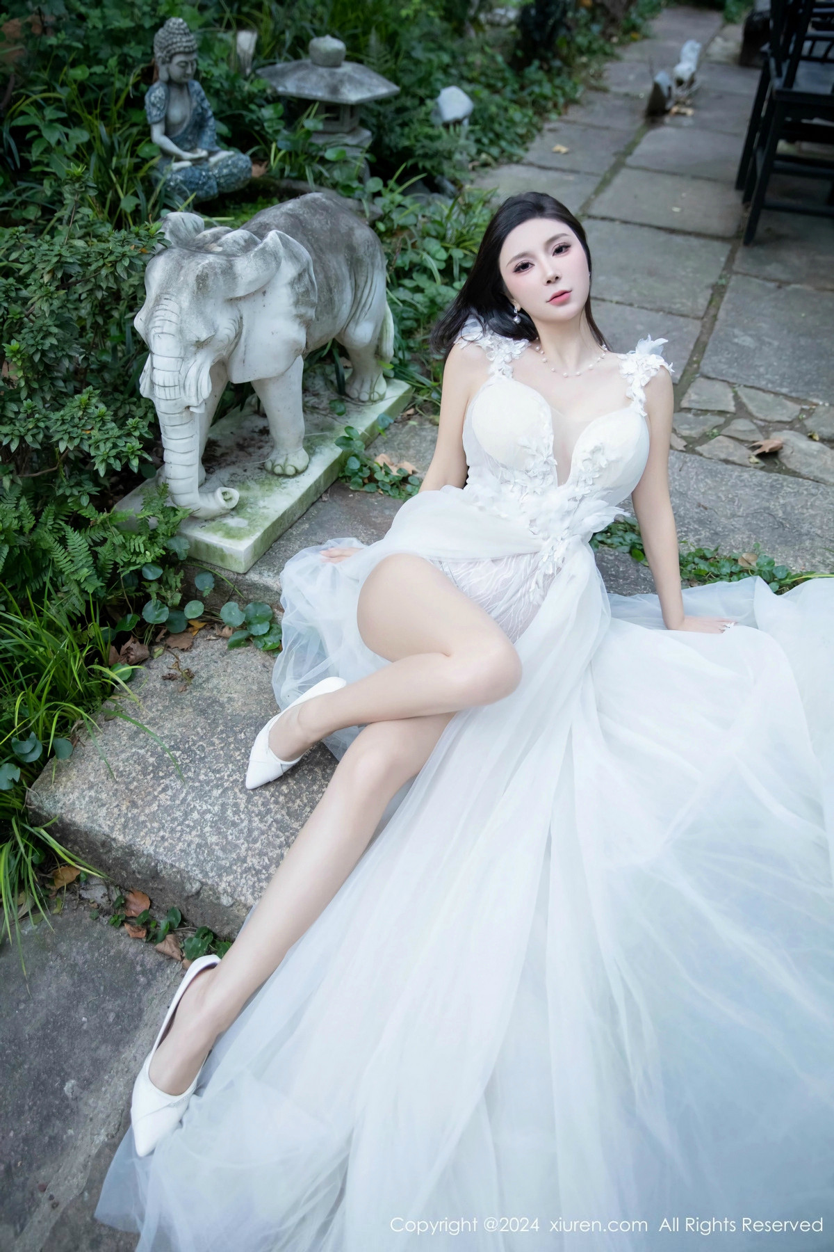 [XiuRen]高清写真图 2024.12.05 No.9552 小蛮妖Yummy 丝袜美臀