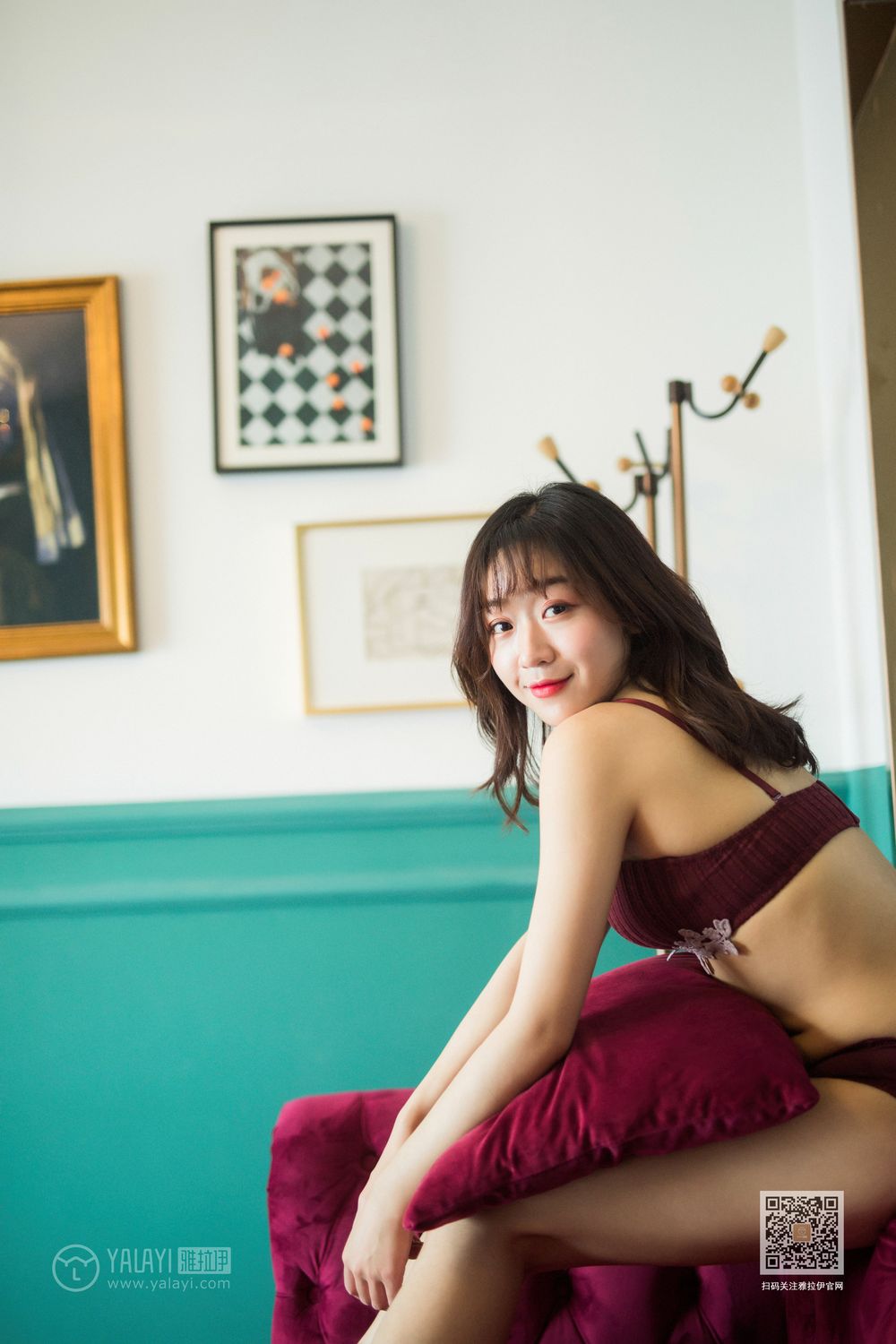 [YALAYI雅拉伊]高清写真图 2020.01.08 Vol.514 紫红天鹅绒 小颖