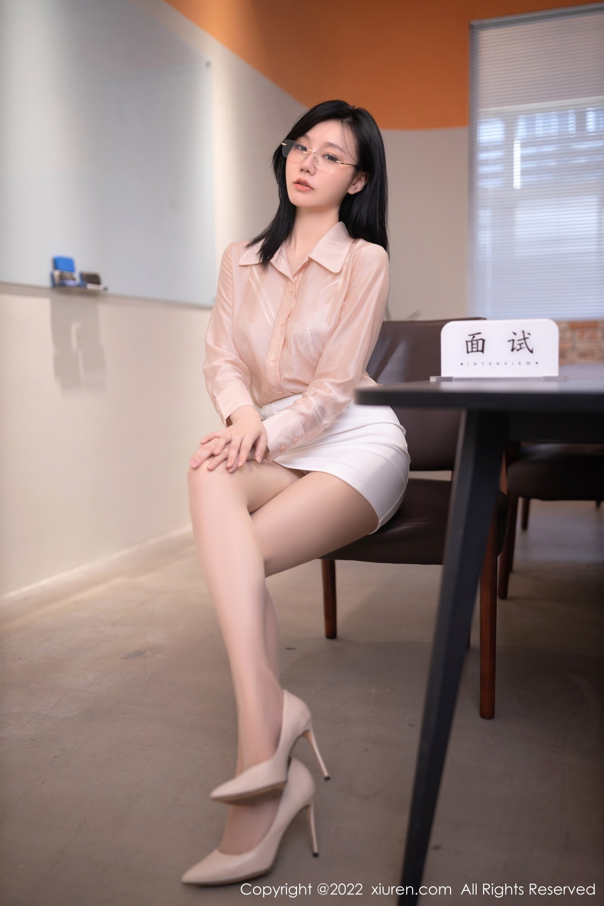 [XiuRen]高清写真图 2022.12.06 No.5960 安然anran 短裙美腿