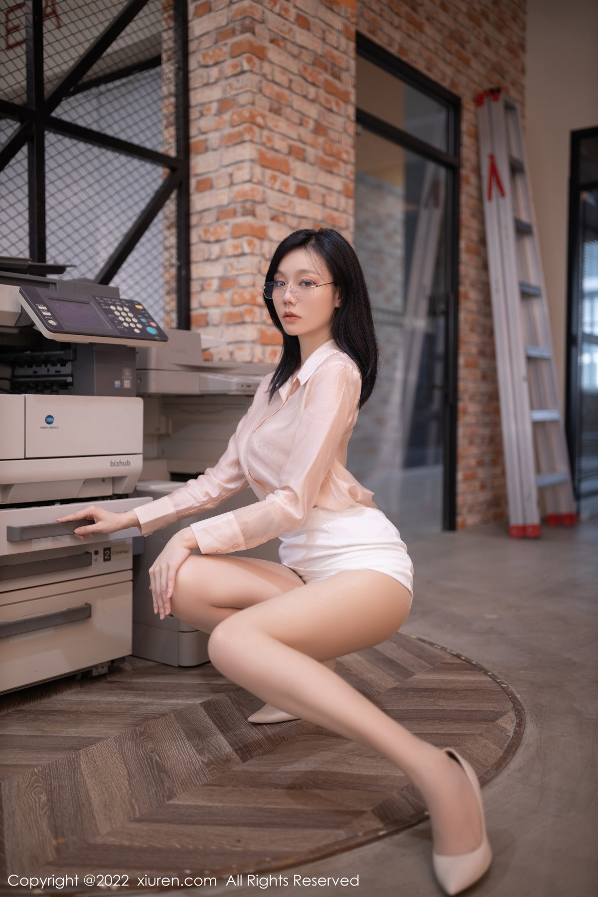[XiuRen]高清写真图 2022.12.06 No.5960 安然anran 短裙美腿