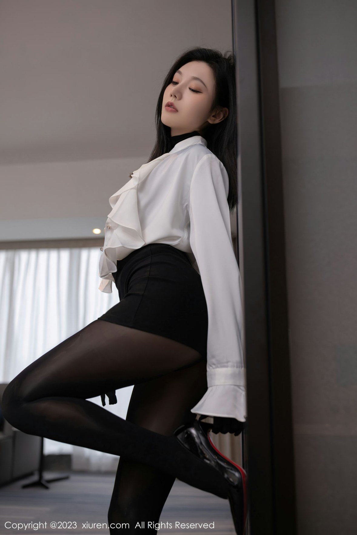 [XiuRen]高清写真图 2023.01.29 No.6185 安然anran 连体衣美臀