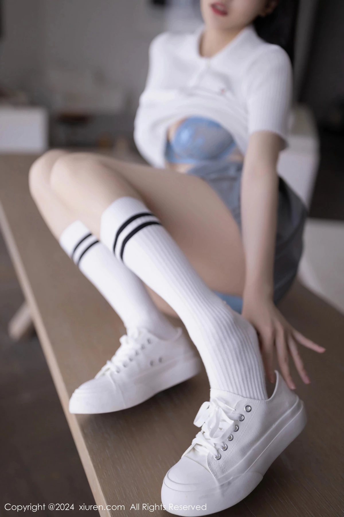 [XiuRen]高清写真图 2024.06.04 No.8649 安然anran 美腿短裙