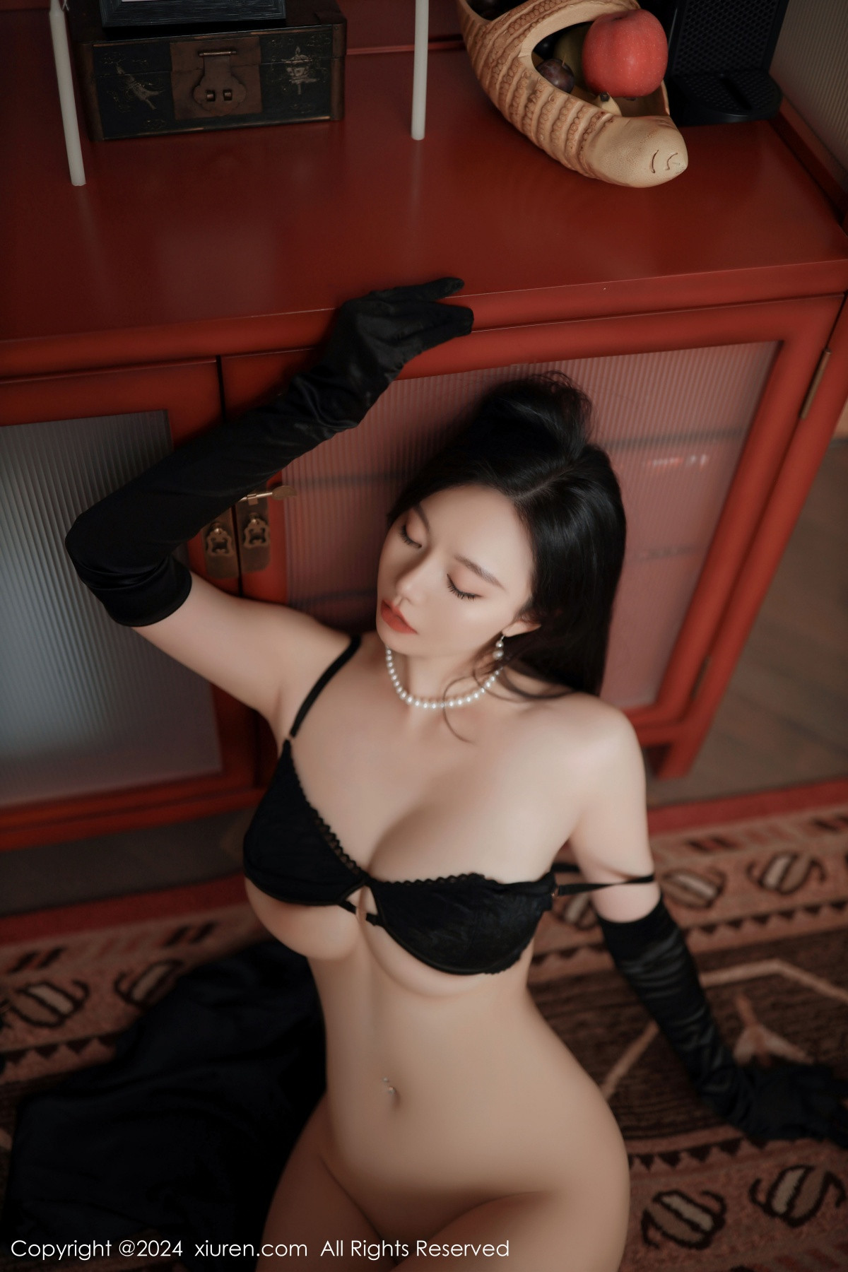 [XiuRen]高清写真图 2024.08.20 No.9041 安然anran 黑丝美臀