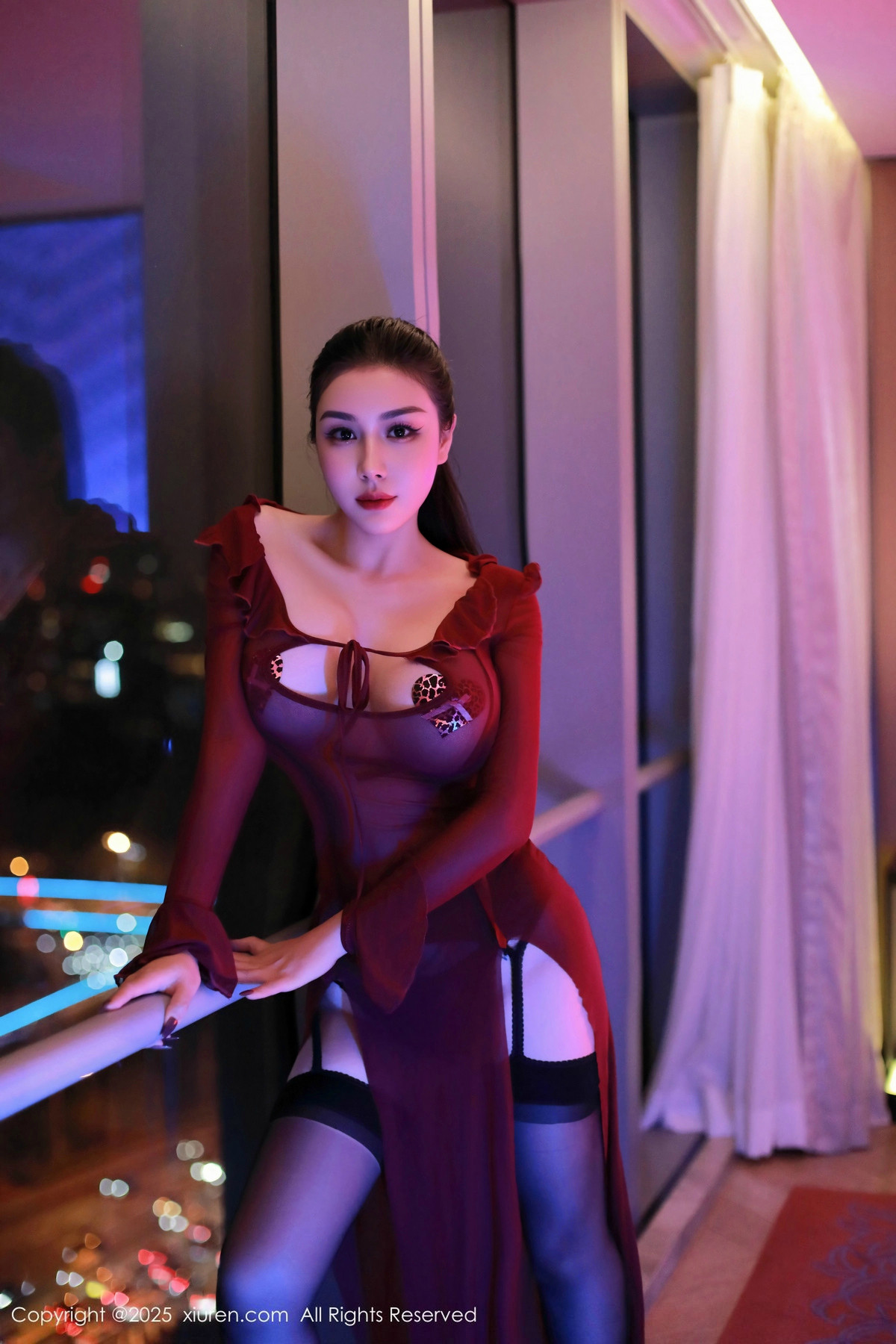 [XiuRen]高清写真图 2025.03.06 No.9973 田冰冰 黑丝美腿