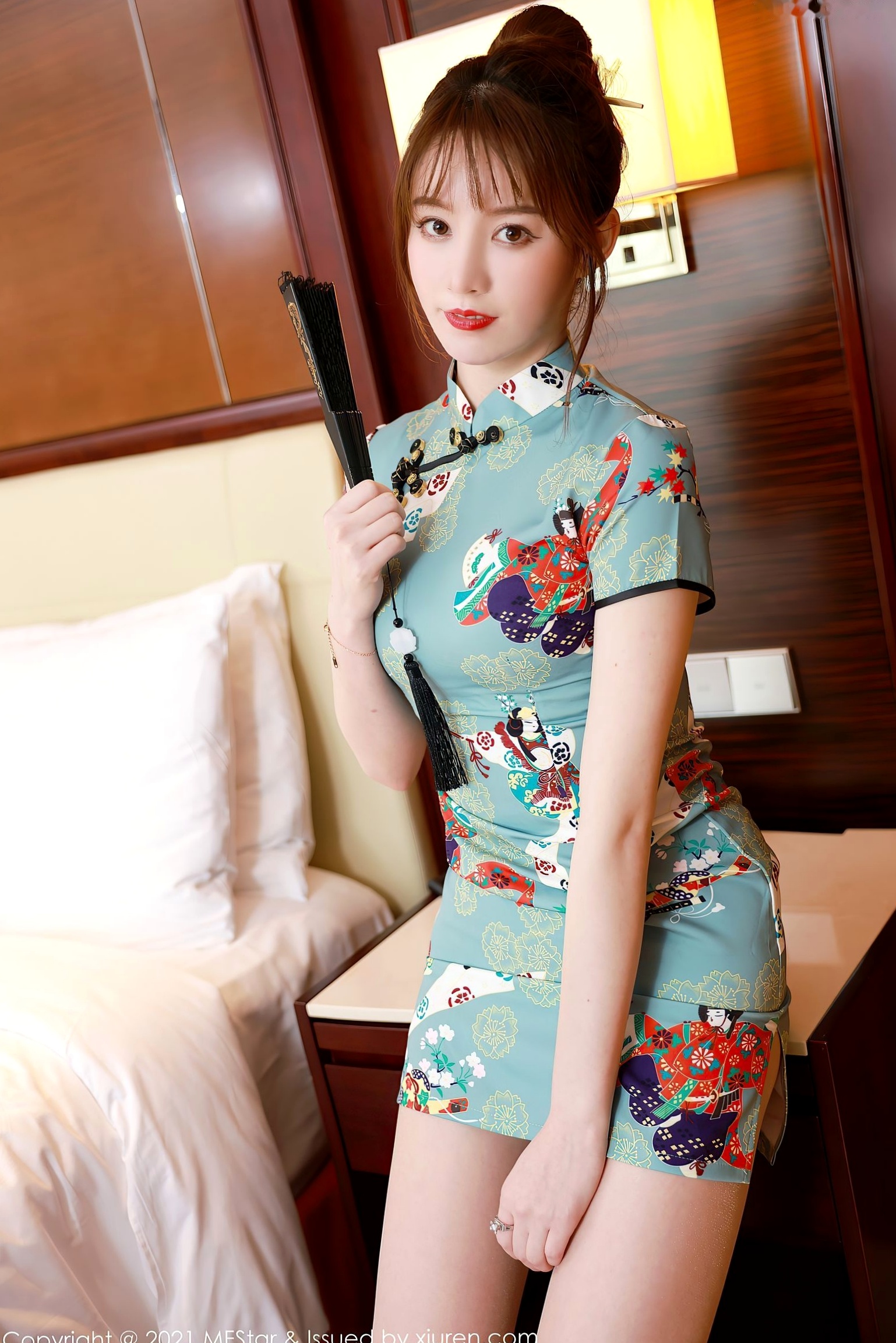 Gallery - MFStar模范学院Yoo优优：古韵风情改良旗袍私房摄影，清冷女神酒店精致写真，超高颜值长腿演绎模范学院旗袍性感私房照女神美腿 yoo优优女神私房照_秀色女神 - image 10