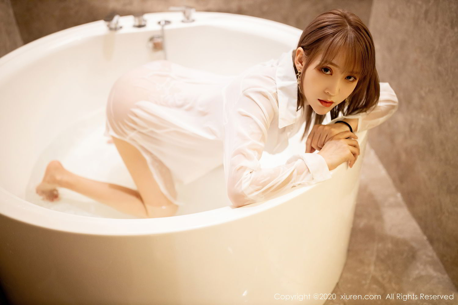 [XiuRen]高清写真图 2020.08.27 No.2495 周慕汐fairy
