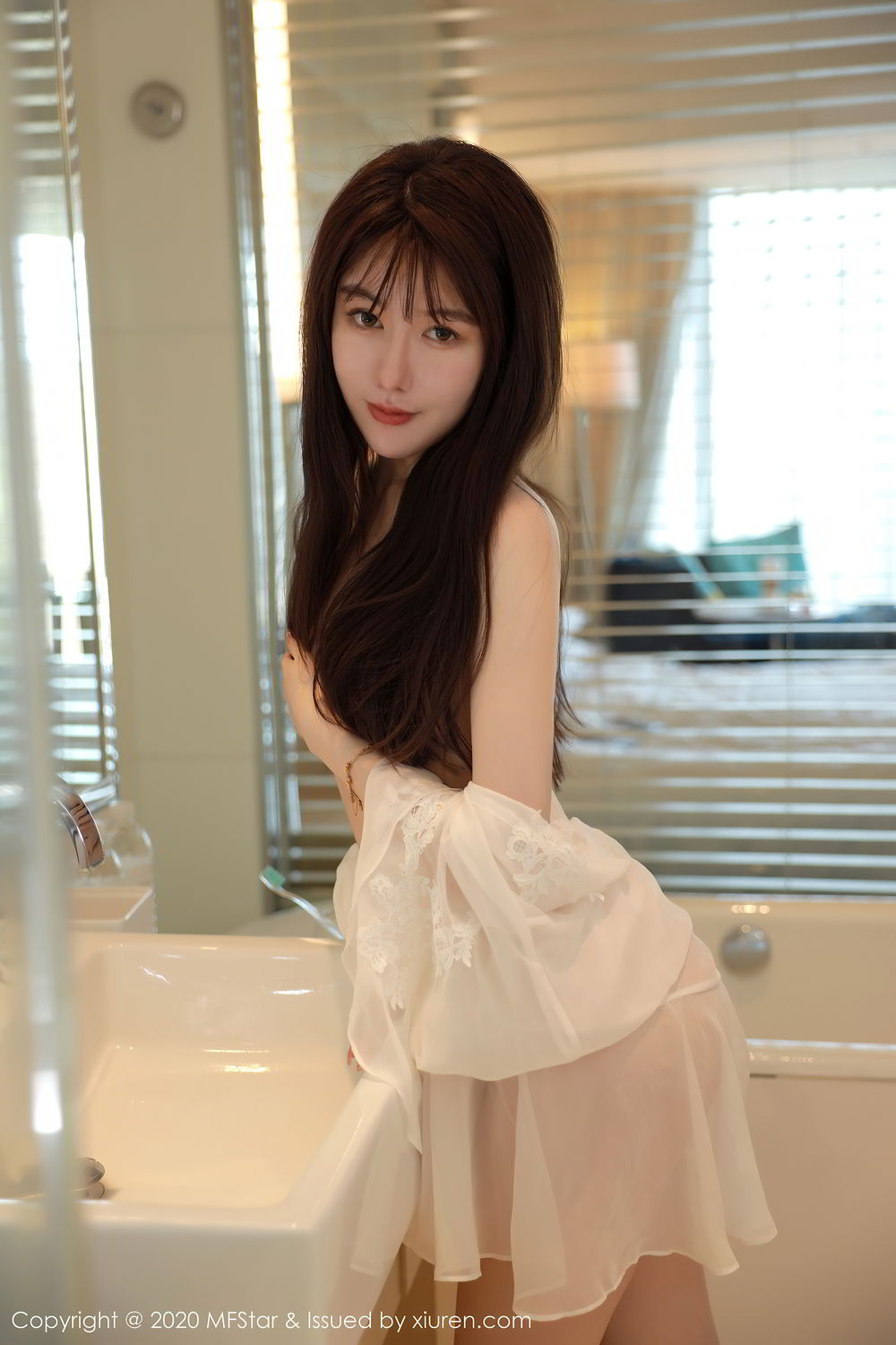 [MFStar]高清写真图 2020.08.21 VOL.373 薛琪琪sandy