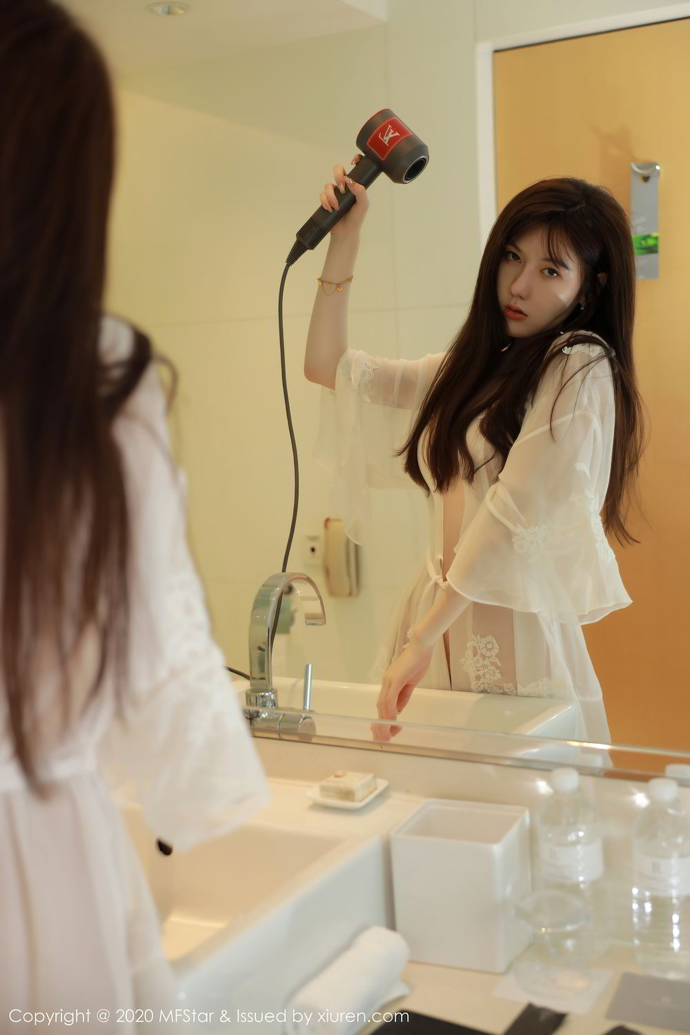 [MFStar]高清写真图 2020.08.21 VOL.373 薛琪琪sandy