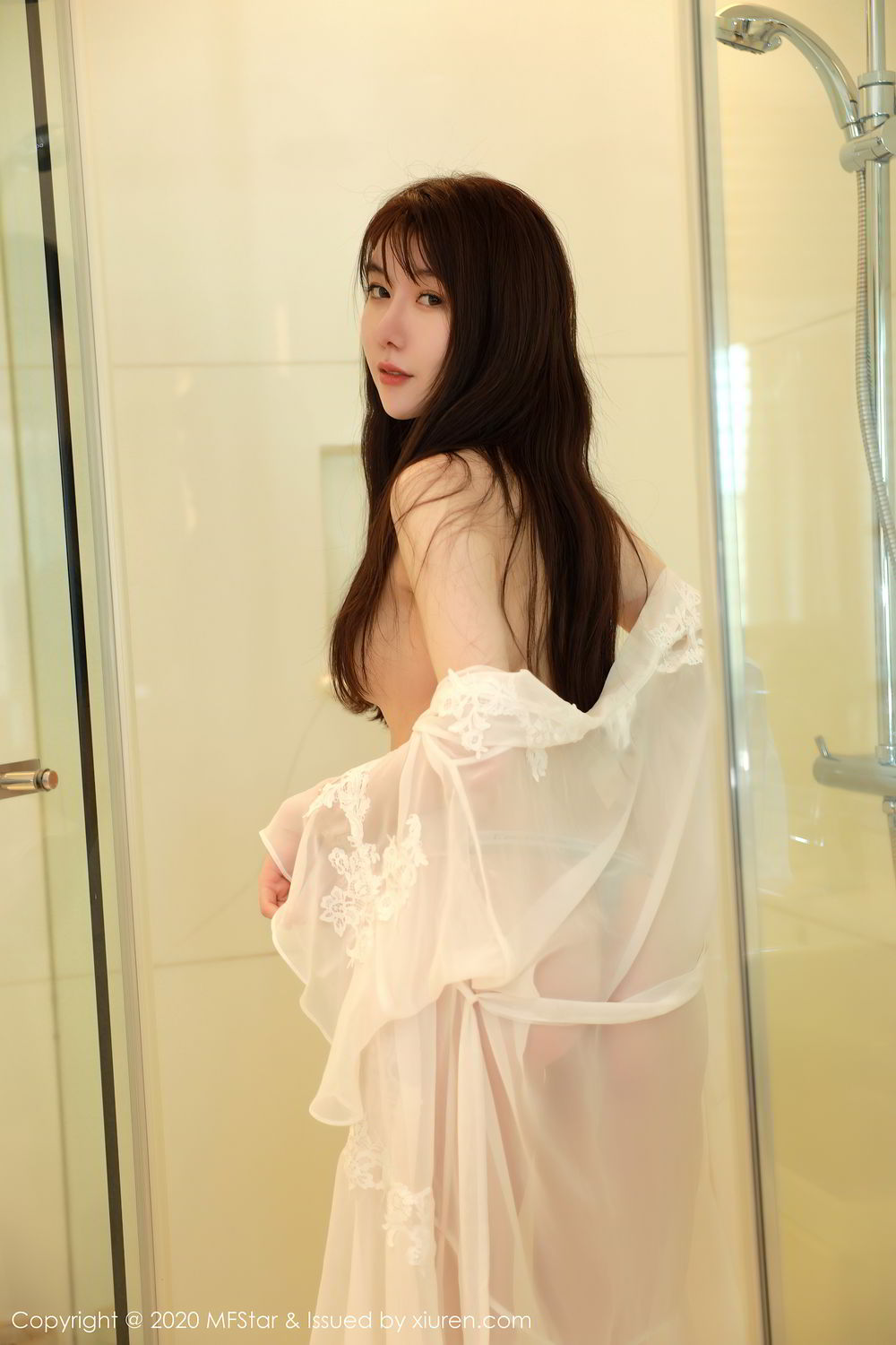 [MFStar]高清写真图 2020.08.21 VOL.373 薛琪琪sandy