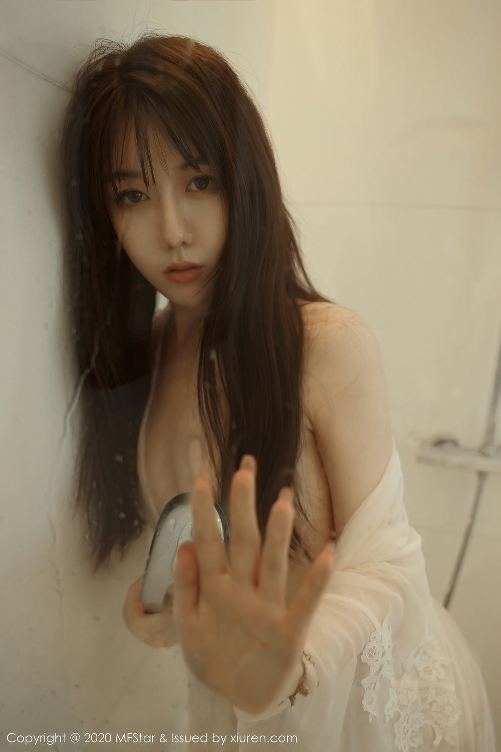 [MFStar]高清写真图 2020.08.21 VOL.373 薛琪琪sandy