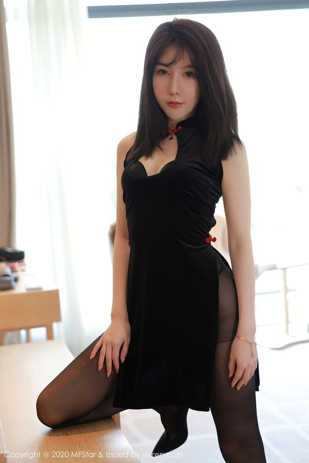 [MFStar]高清写真图 2020.10.16 VOL.402 薛琪琪sandy