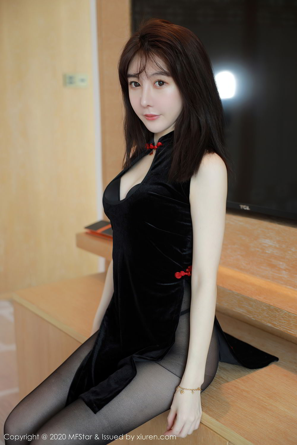 [MFStar]高清写真图 2020.10.16 VOL.402 薛琪琪sandy
