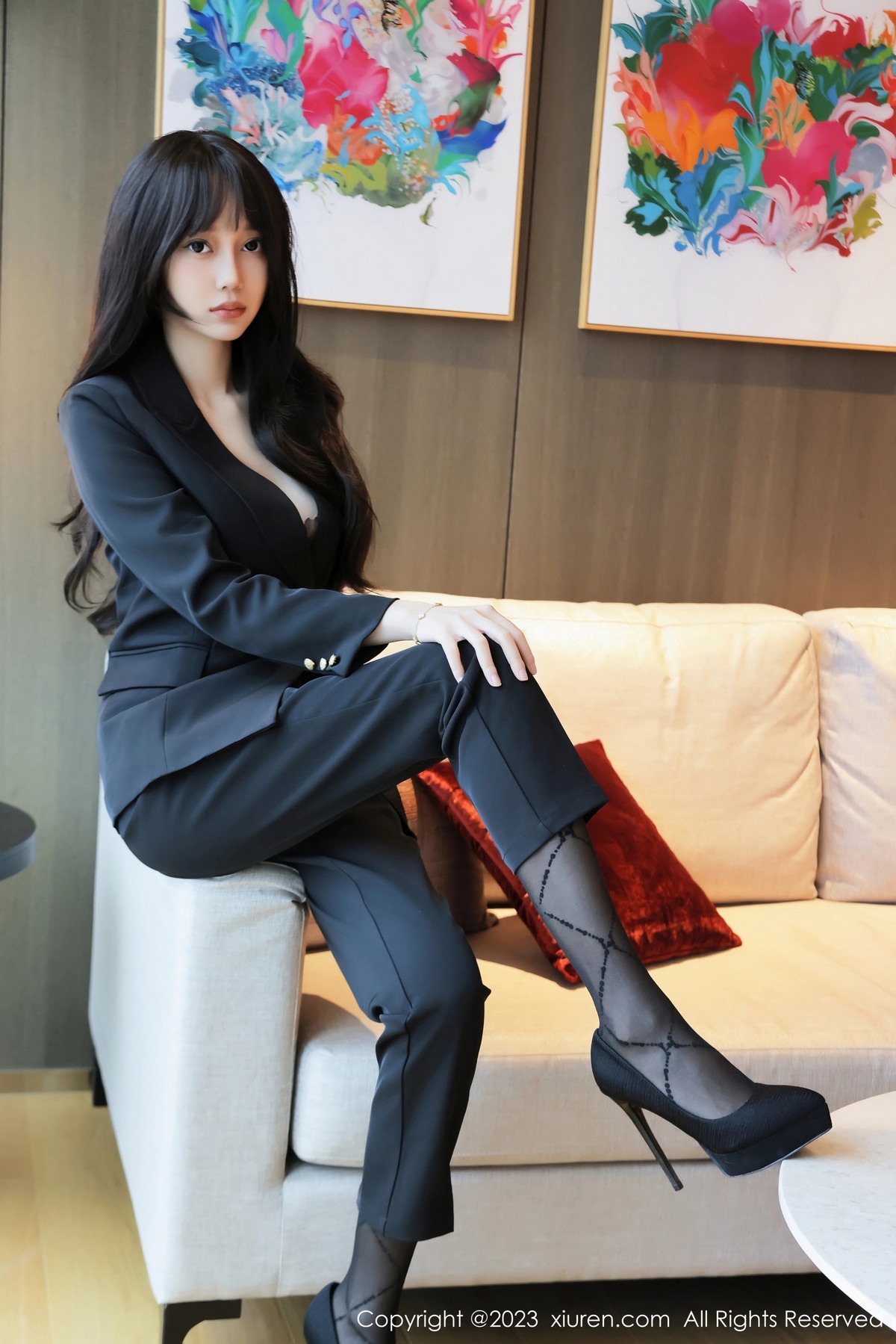 [XiuRen]高清写真图 2023.10.13 No.7502 玥儿玥er 制服美腿
