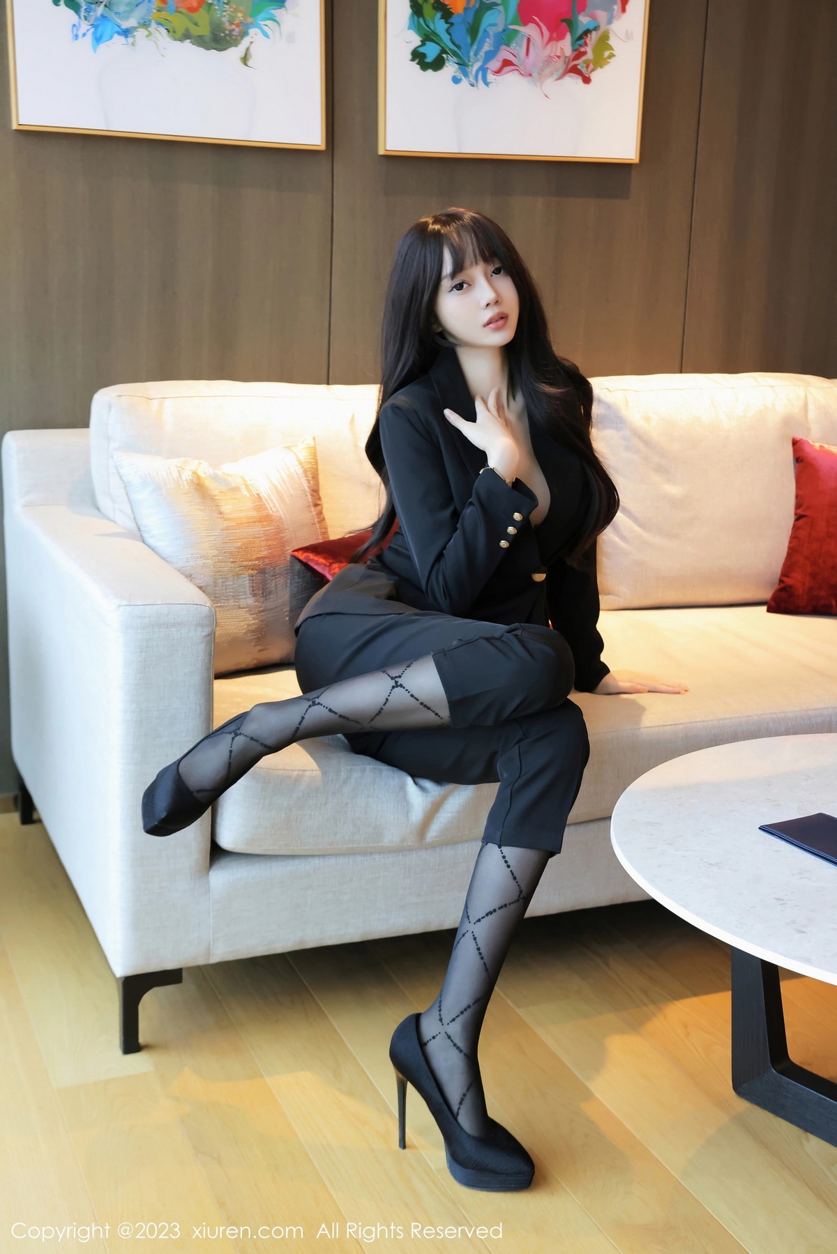 [XiuRen]高清写真图 2023.10.13 No.7502 玥儿玥er 制服美腿