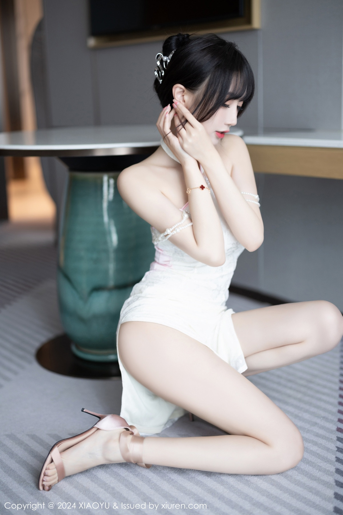 [XIAOYU]高清写真图 2024.01.17 VOL.1186 玥儿玥er 旗袍美腿
