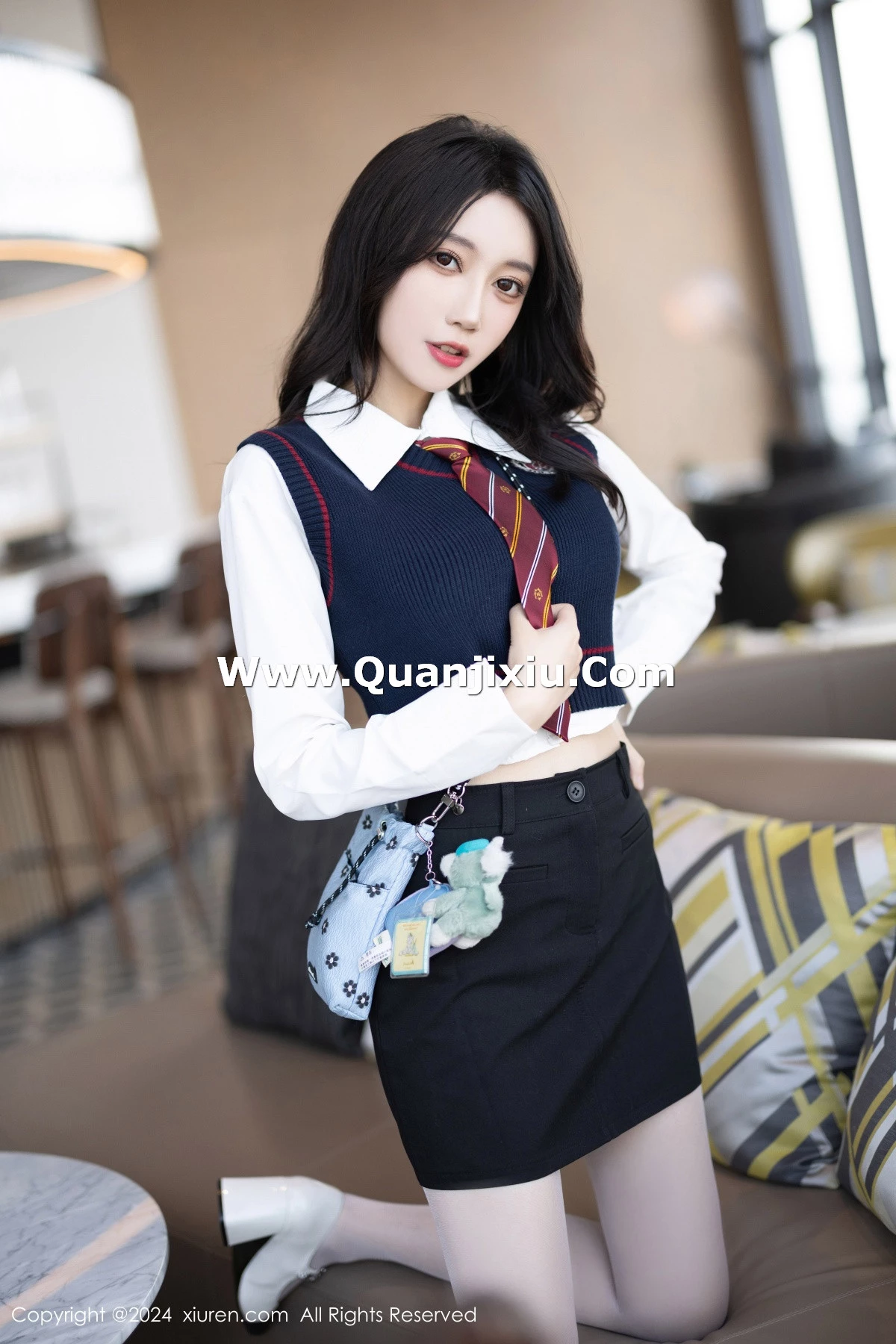 [XiuRen]高清写真图 2024.03.18 No.8247 玥儿玥 丝袜美腿