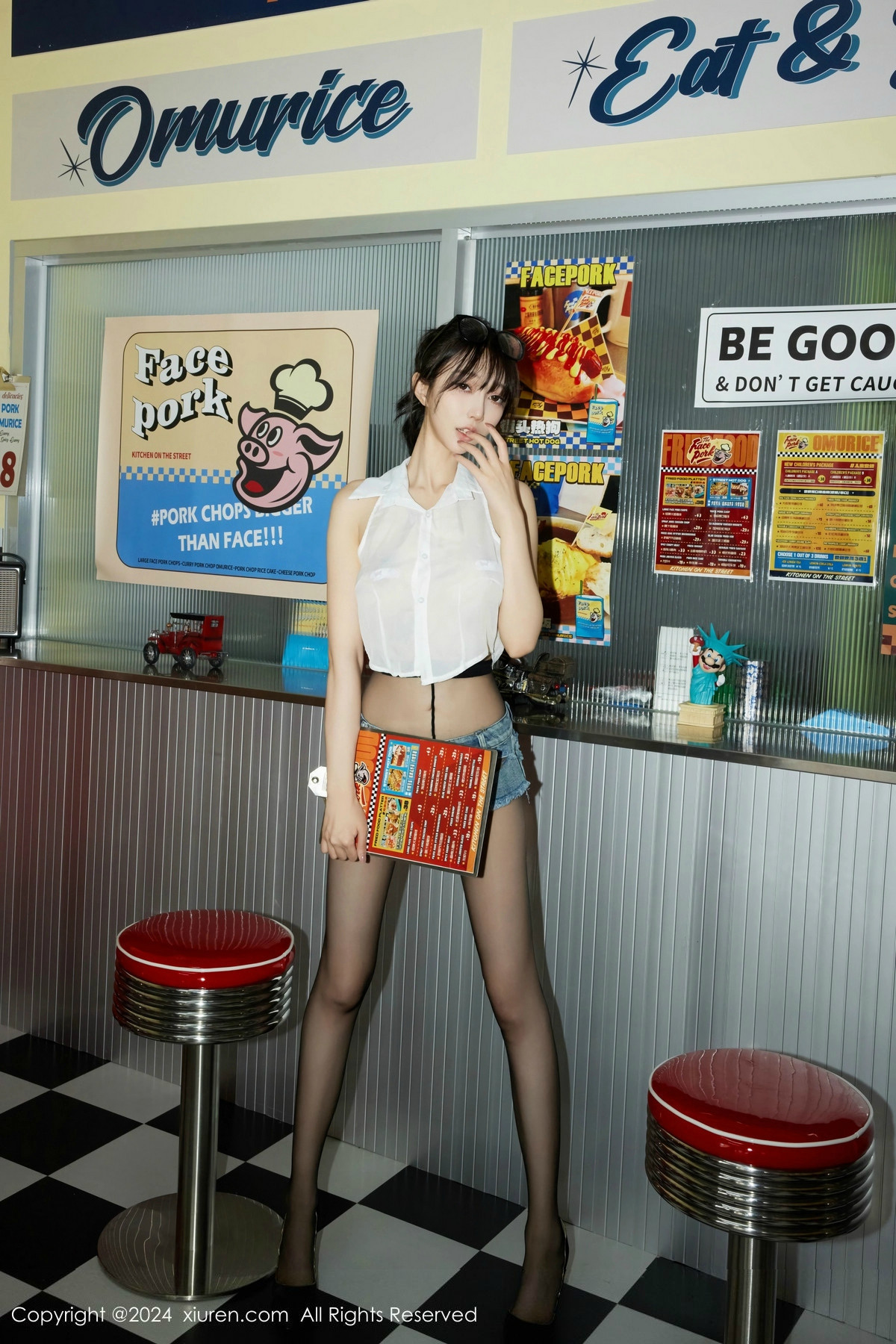 [XiuRen]高清写真图 2024.07.05 No.8811 玥儿玥er 黑丝美腿