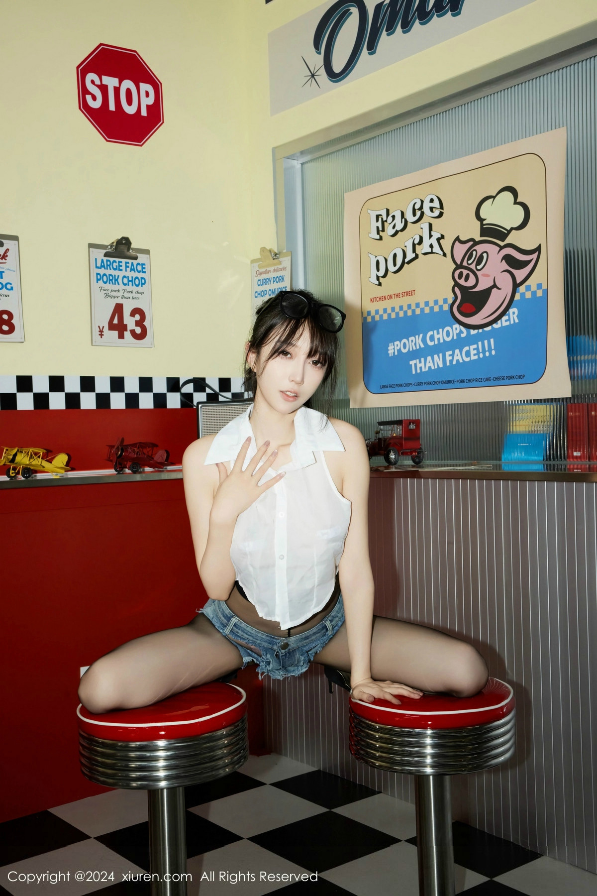 [XiuRen]高清写真图 2024.07.05 No.8811 玥儿玥er 黑丝美腿