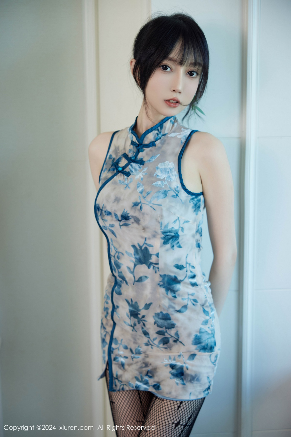 [XiuRen]高清写真图 2024.09.30 No.9236 玥儿玥er 美腿丝袜