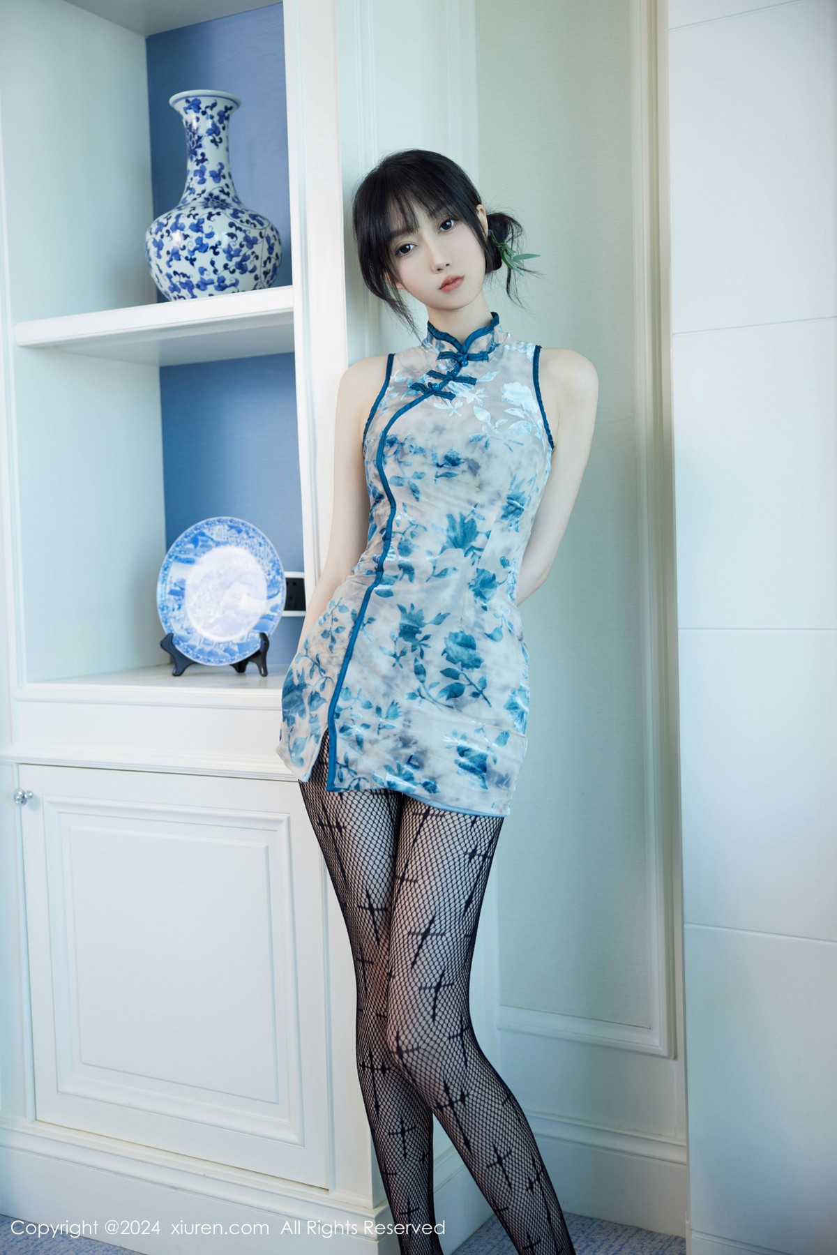 [XiuRen]高清写真图 2024.09.30 No.9236 玥儿玥er 美腿丝袜