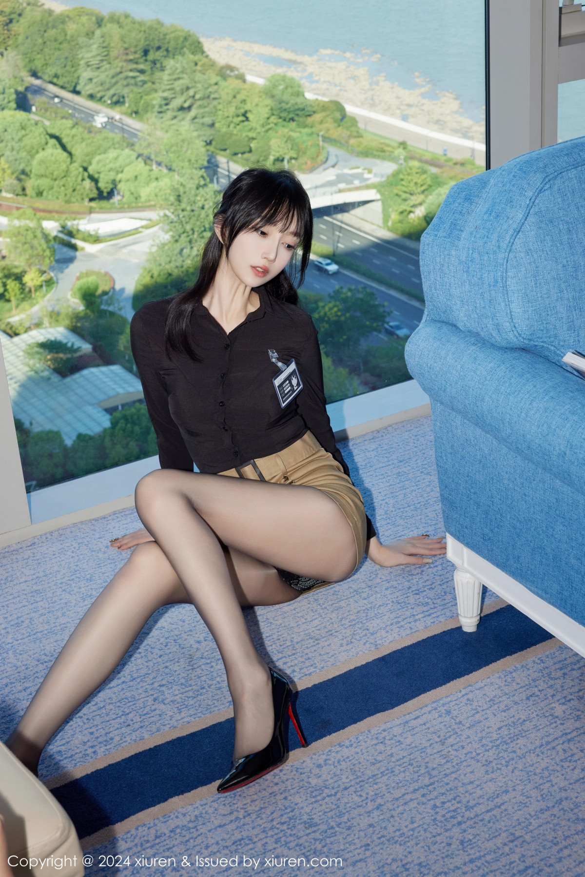[XiuRen]高清写真图 2024.10.18 No.9309 玥儿玥er 短裙黑丝