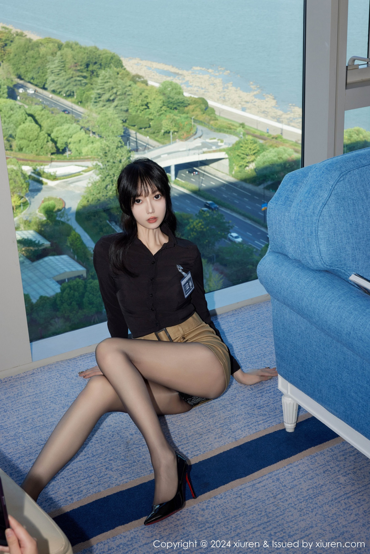 [XiuRen]高清写真图 2024.10.18 No.9309 玥儿玥er 短裙黑丝
