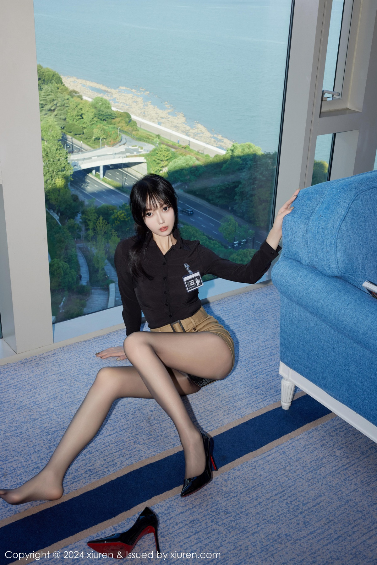 [XiuRen]高清写真图 2024.10.18 No.9309 玥儿玥er 短裙黑丝